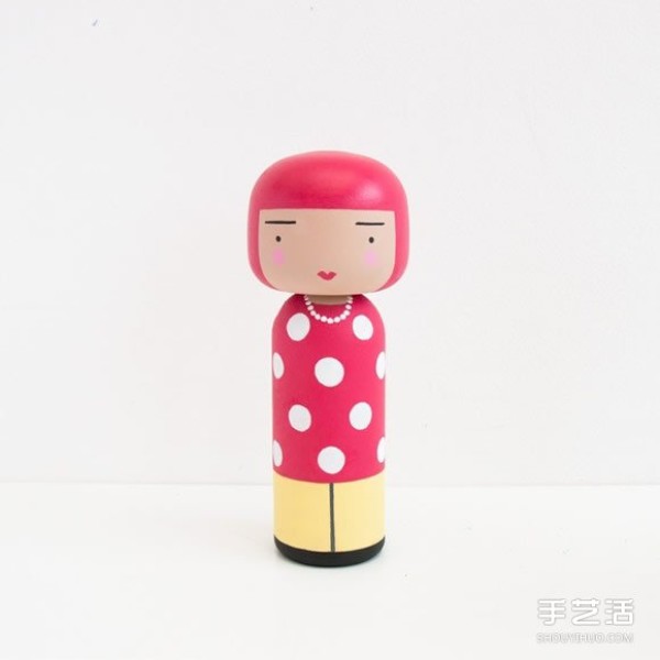 Traditional craftsmanship and modern illustrations combine Japanese wooden dolls Kokeshi