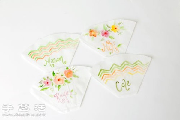 Hand-making tutorial on thoughtful dining table cards