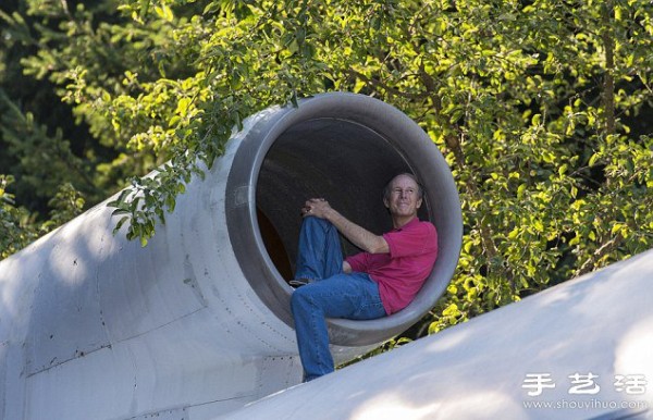 US retired engineer buys retired Boeing aircraft and renovates house