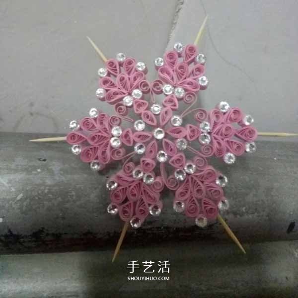 Handmade beautiful small flower umbrellas made of paper quilling paper