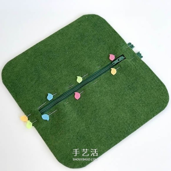 Illustration of how to make your own felt pencil case/cosmetic bag/wallet