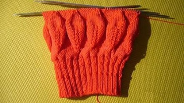 The weaving method of the leaf bag and the tutorial of the stick knitted leaf bag