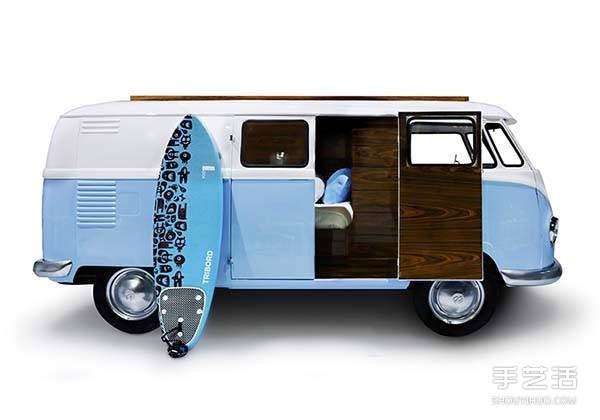 The Dream Camping Bus Bed can also travel without stopping in the room!