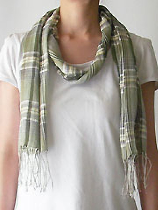 A comprehensive collection of various ways to tie a scarf, and 60 ways to tie a long scarf