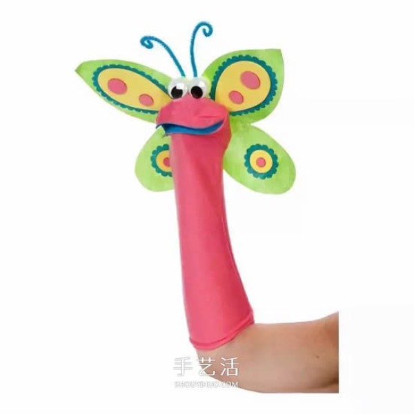 Its so easy to transform gloves and socks into hand puppets and make homemade cloth toys