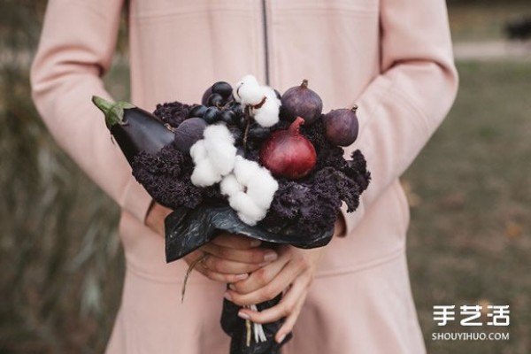 The edible fruit and vegetable bouquet will make the foodies