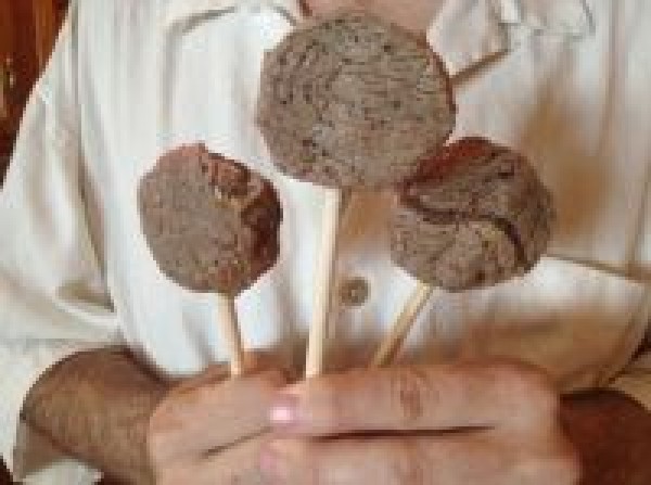 Homemade grilled steak lollipops that everyone of all ages will love