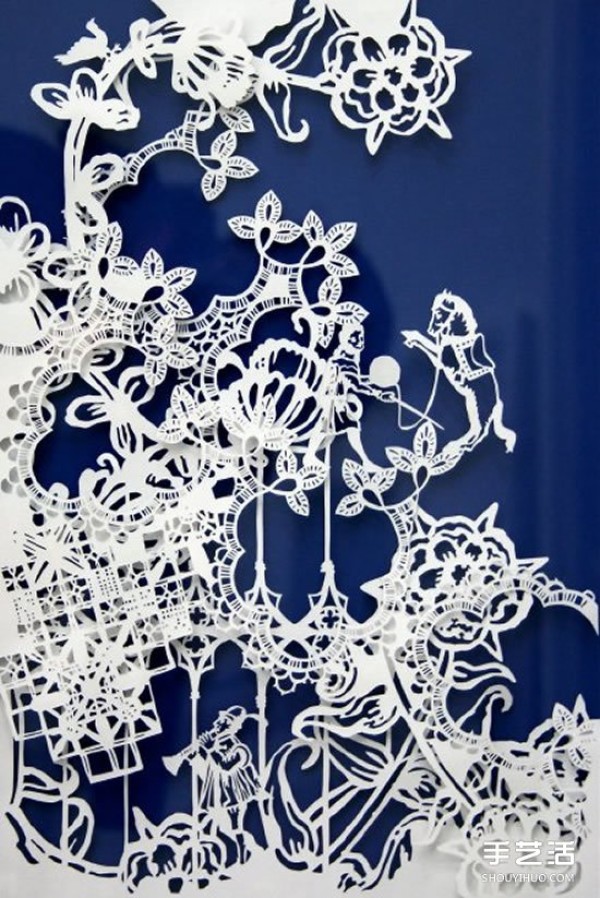 The front and rear two-layer flat paper sculptures are DIY to create more vivid patterns