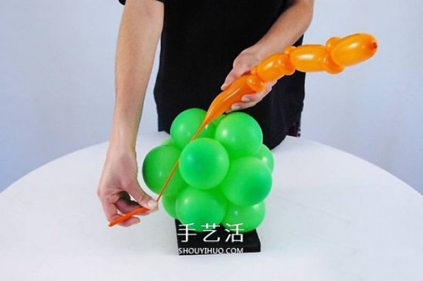 How to make a balloon-shaped coconut tree using a balloon to make a coconut tree by hand