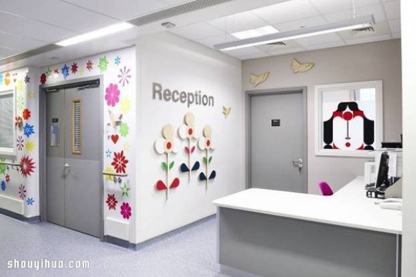 A beautiful childrens hospital decoration and layout design like an amusement park