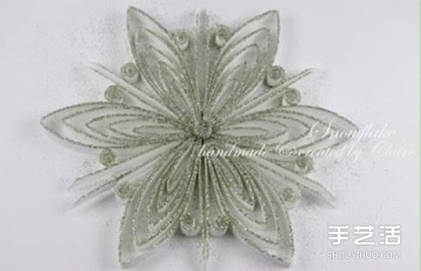 Hand-made paper snowflake tutorial, illustrations of how to make beautiful rolling paper snowflakes