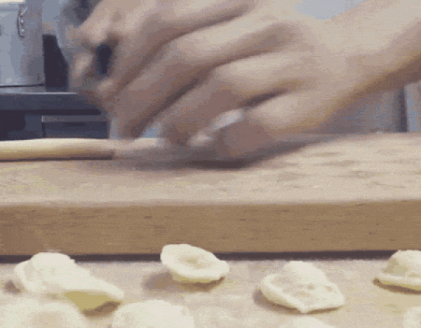 The process of making handmade pasta can also make people look comfortable