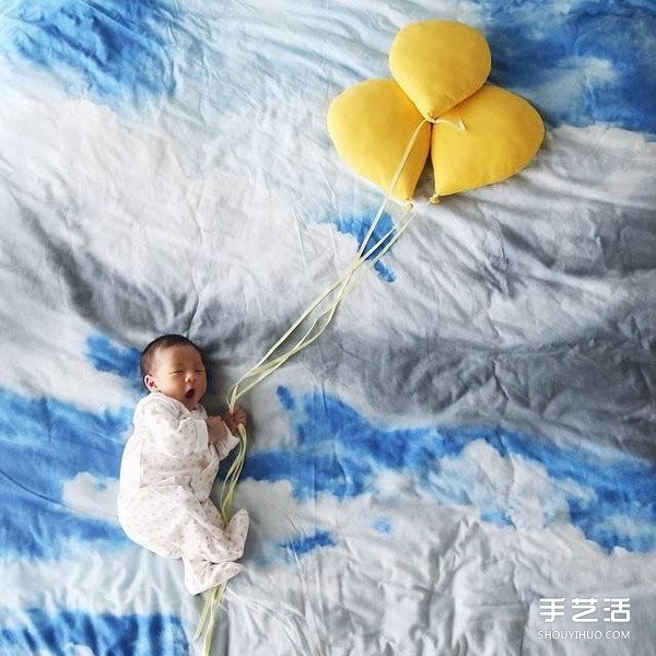 Babys cute and creative photo DIY starts the first big adventure in life