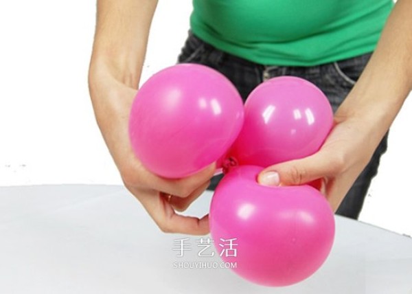 Illustrated balloon styling tutorial: Make a cute little pink pig step by step