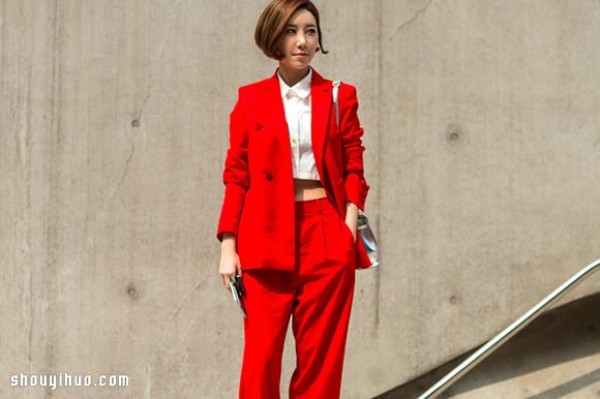 Fashion with bold and colorful contrasting colors 2015 Seoul Fashion Week street photography