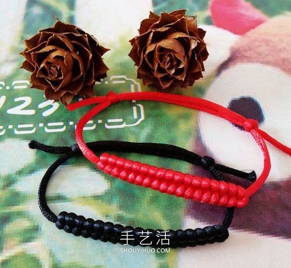 An illustrated tutorial on how to braid a red rope bracelet, including knotting