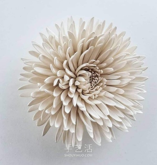 Exquisite handmade porcelain flowers! Looks like real beautiful flowers