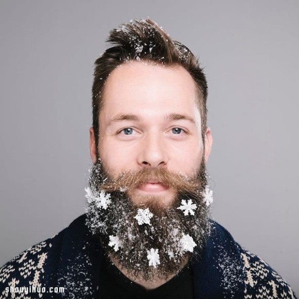 12 Weird Christmas Beards for Bearded Men to DIY! 