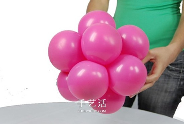 Illustrated balloon styling tutorial: Make a cute little pink pig step by step