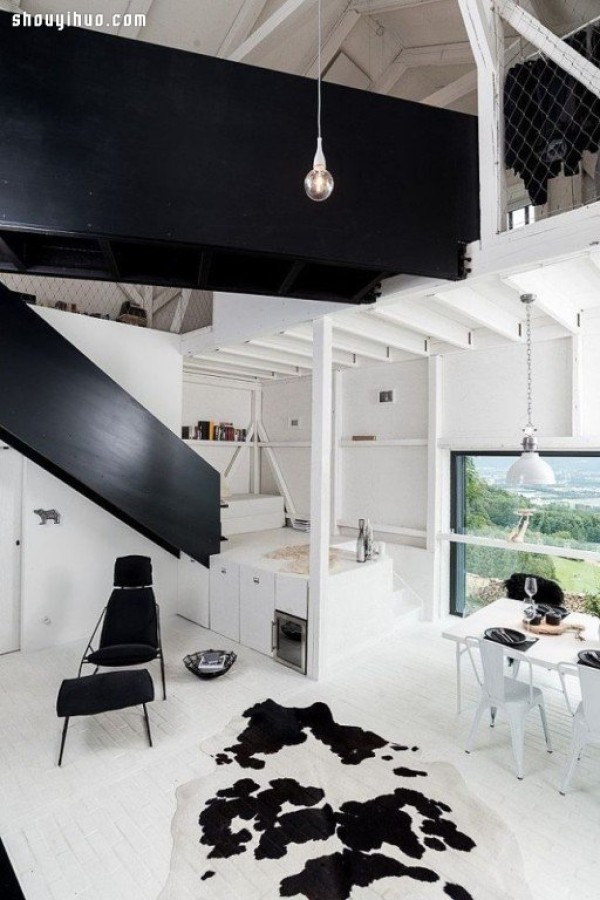 Barn renovation is also beautiful, low-key fashionable villa design in black and white