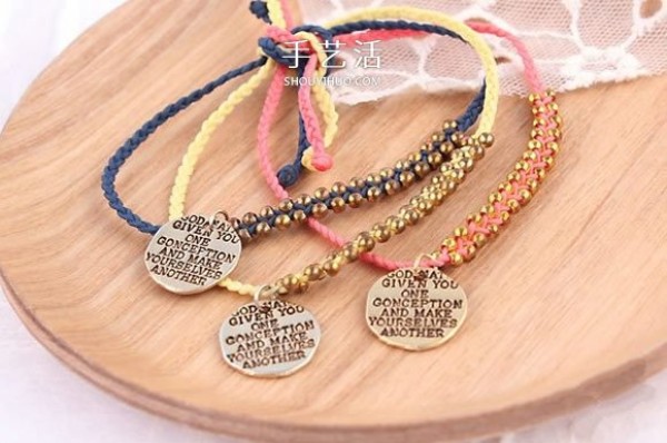 DIY beaded woven bracelet with pendant is full of lively and cute atmosphere