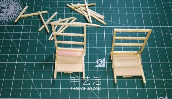 The mini ones are cute! Video of making tables and chairs with ice cream sticks and matchsticks