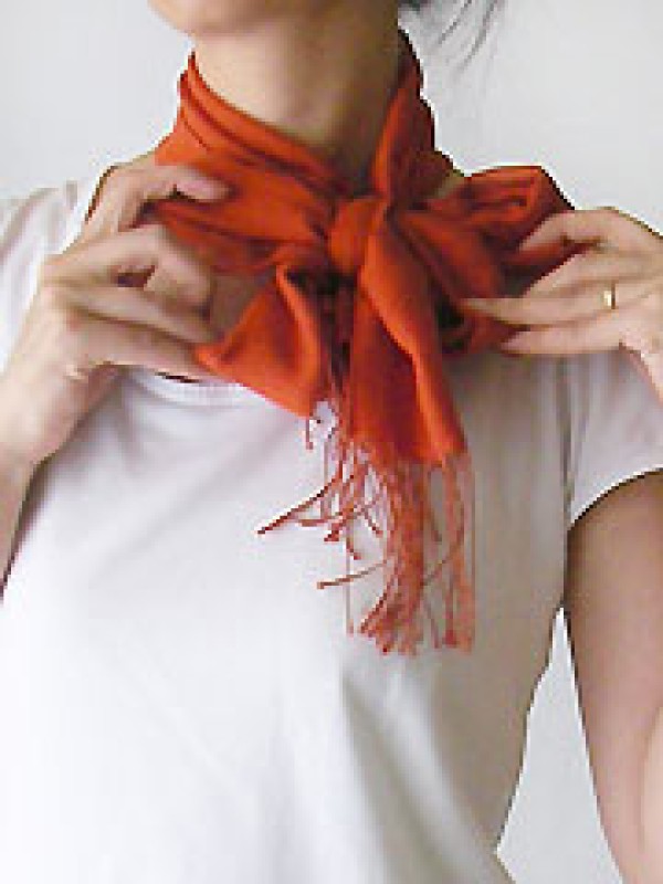 A comprehensive collection of various ways to tie a scarf, and 60 ways to tie a long scarf