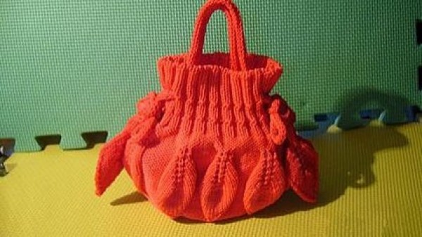 The weaving method of the leaf bag and the tutorial of the stick knitted leaf bag