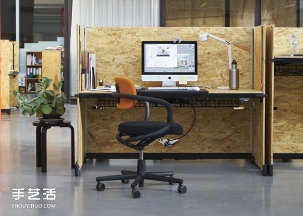 Office workers are coming here: a height-adjustable desk design