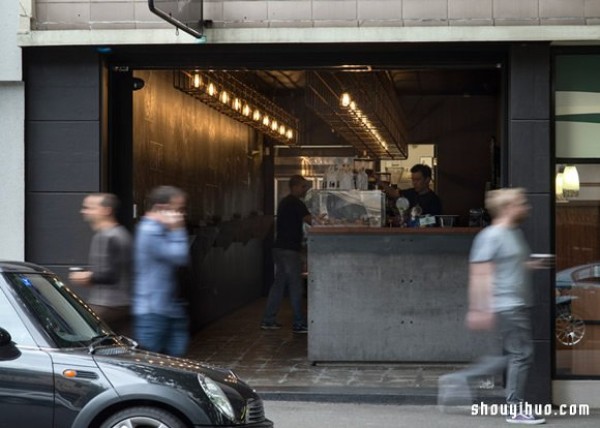 Decoration design of a driveway cafe owned by Australian comic lovers