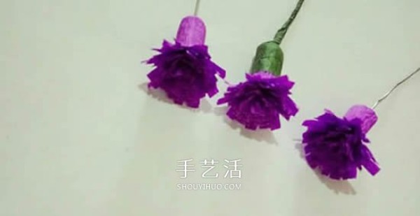 How to make Valentines Day forget-me-not flowers from crepe paper