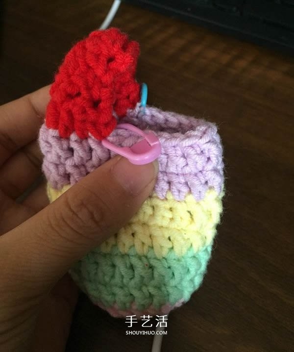 Sweet as candy! Crochet socks suitable for half-year-old babies