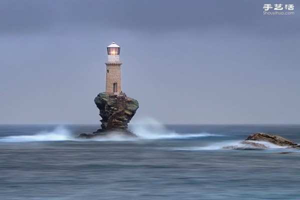 Photo album of lonely and magnificent lighthouses around the world