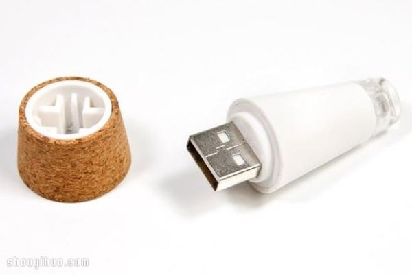 Rechargeable cork LED turns the glass bottle into a situation light