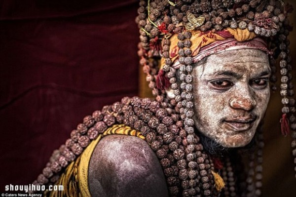 The terrifying "corpse-eating tribe" Aghori in Varanasi, India