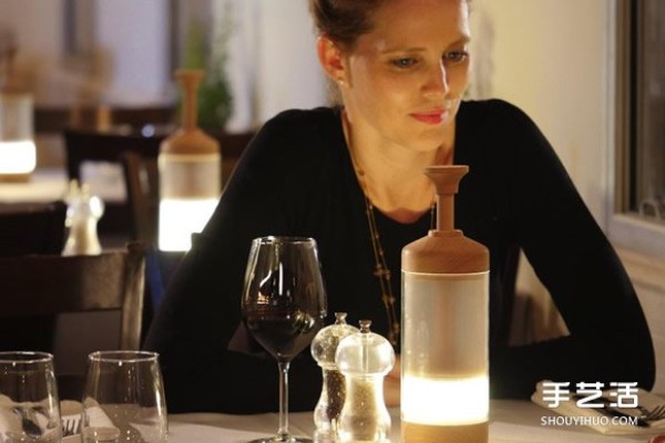 Press out the light! DiMo table lamp that looks like a French press