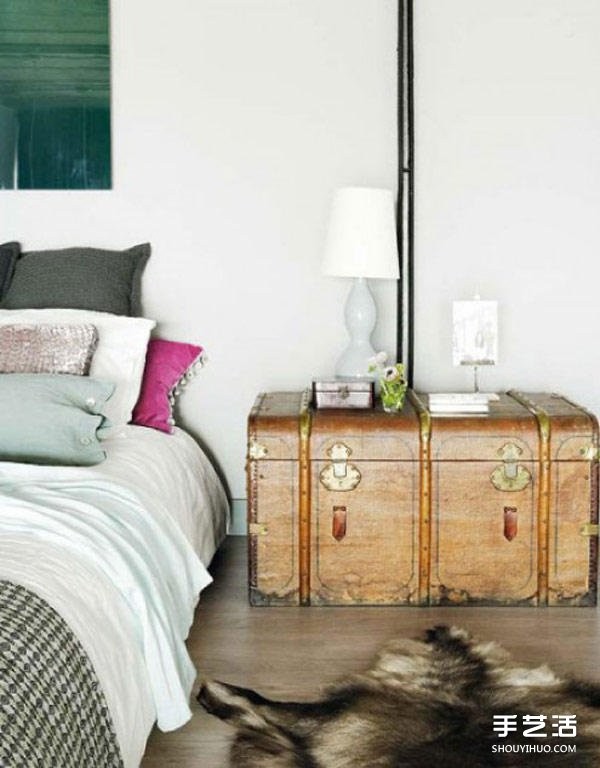 29 unique home bedside table placement designs