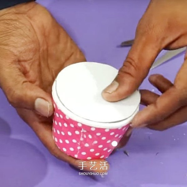 How to make beautiful home accessories from disposable paper cups