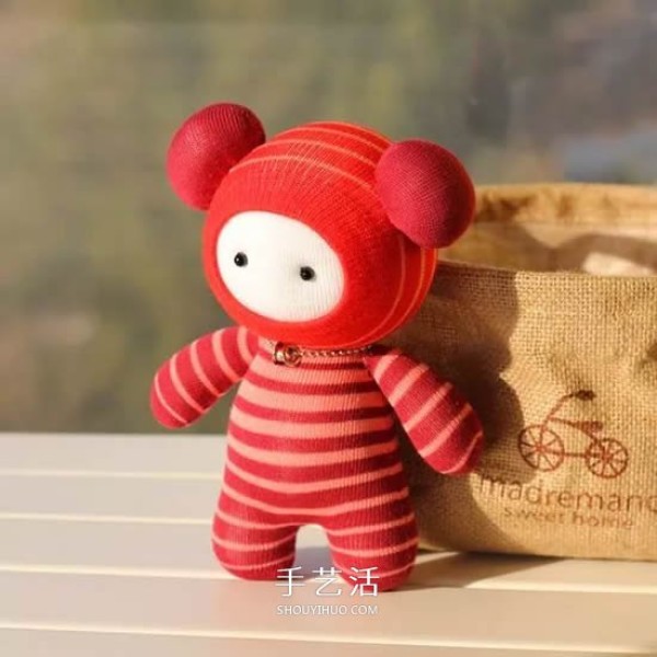 Pictures of super cute sock dolls and tutorials on how to make them