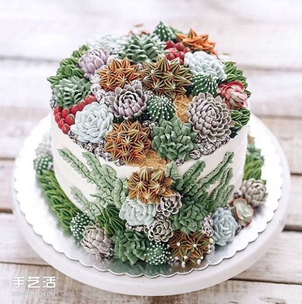 Be careful of thorns! The lifelike succulent cake is out of the oven~