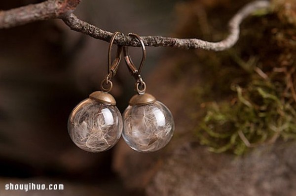 Selected 15 funny earrings~can also be worn on light bulb hangers! 