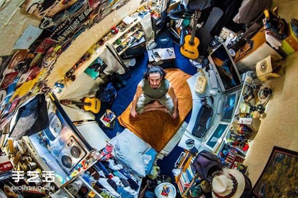 Photography of a room overlooking people from all over the world from the perspective of a monitor