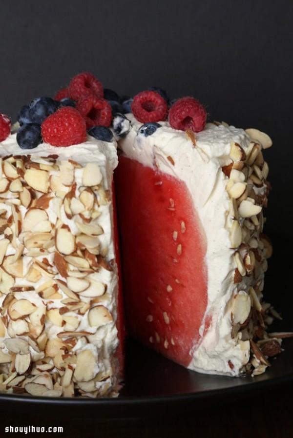 A new way to eat watermelon teaches you how to make "watermelon cake" without baking