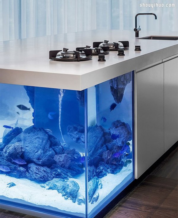 Amazing aquarium kitchen to enjoy the dreamy underwater scenery! 