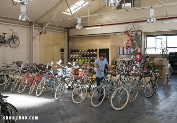 LEKKER, a long-established bicycle shop in a quiet alley in Melbourne