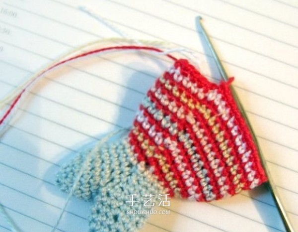 Every year there will be more than one happy year! Step by step diagram of crocheting cute little fish