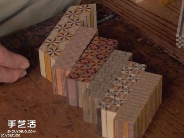 Legendary craft "Yoseki joinery": wood blocks are joined with patterns and then shaved into thin paper Paper