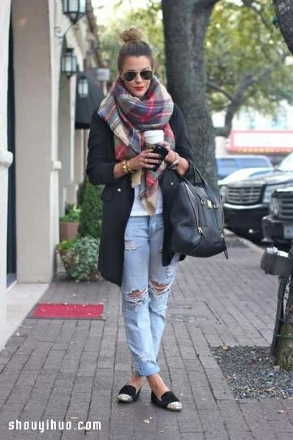 4 Fashionable Scarf Styles with Personalized Scarf Styles