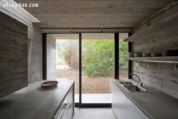 Residence decoration design of concrete villas in the jungles of Argentina