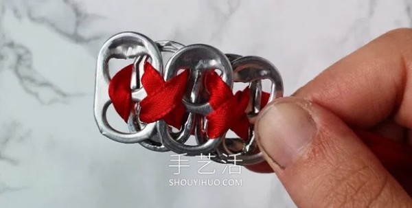 How to make a can pull-tab bracelet